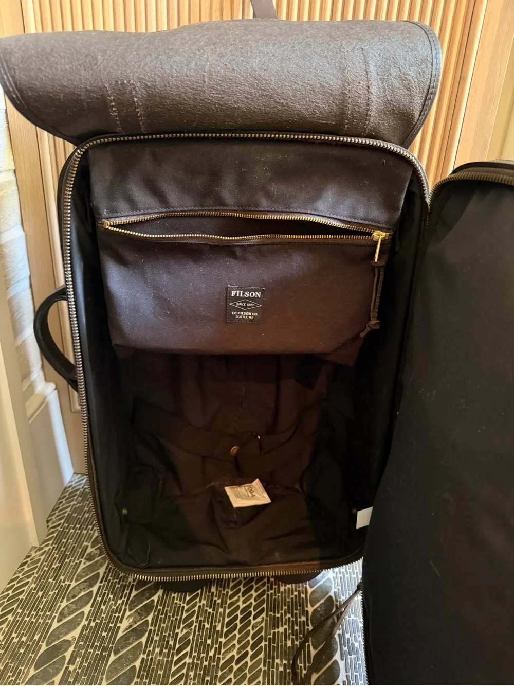 FILSON WEATHERPROOF ROLLING CARRY-ON SUITCASE | SIERRA BROWN